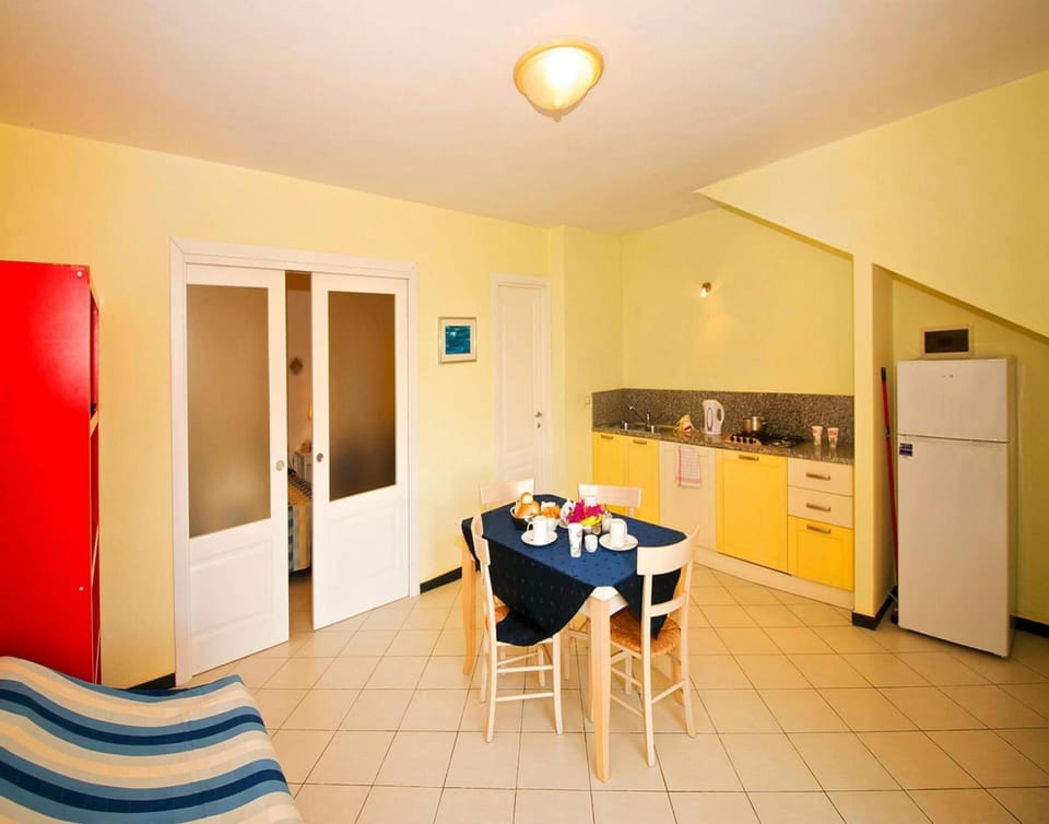 Apartment | Dining