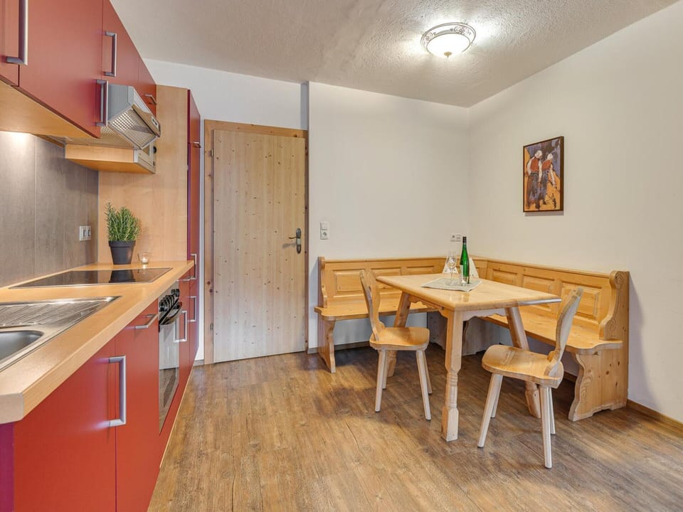 Apartment | Private kitchen | Toaster, highchair