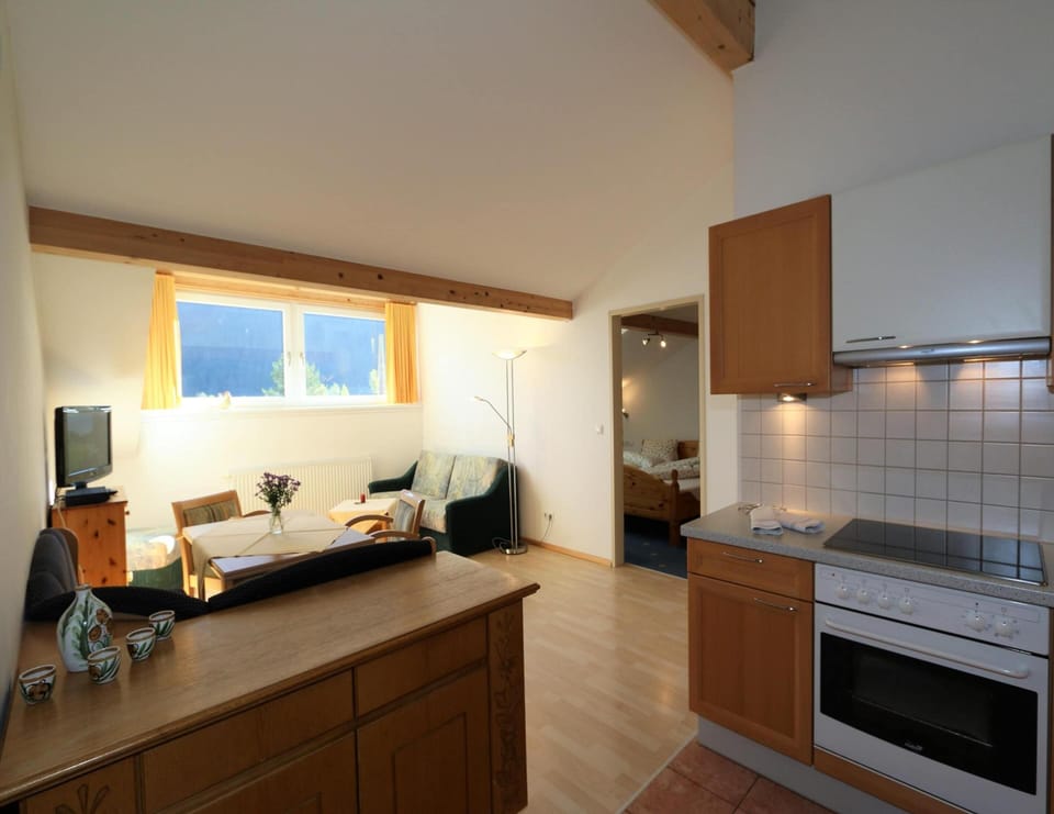 Apartment | Private kitchen | Toaster, highchair