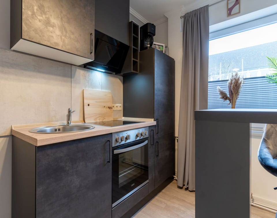 Apartment | Private kitchen | Electric kettle, toaster