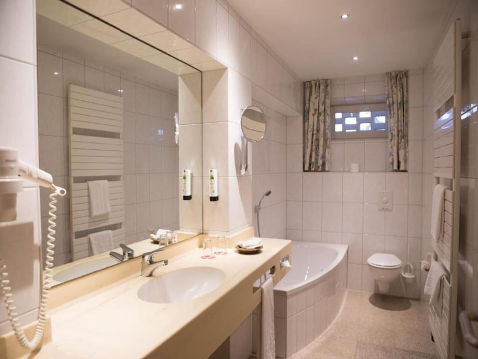 Standard Double Room | Bathroom | Hair dryer, towels