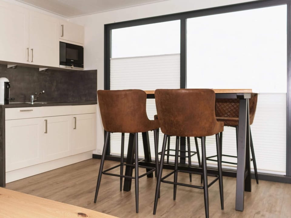 Mobile Home | Private kitchen | Highchair