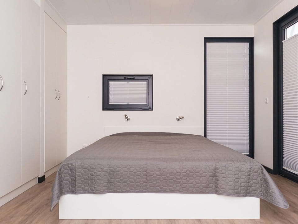 Mobile Home | 1 bedroom, individually furnished