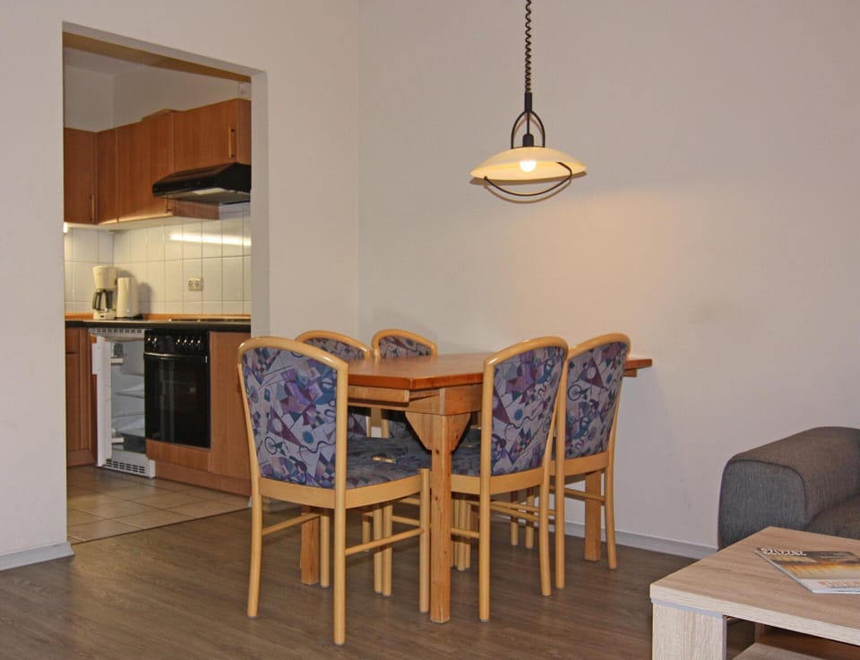 Apartment | Dining