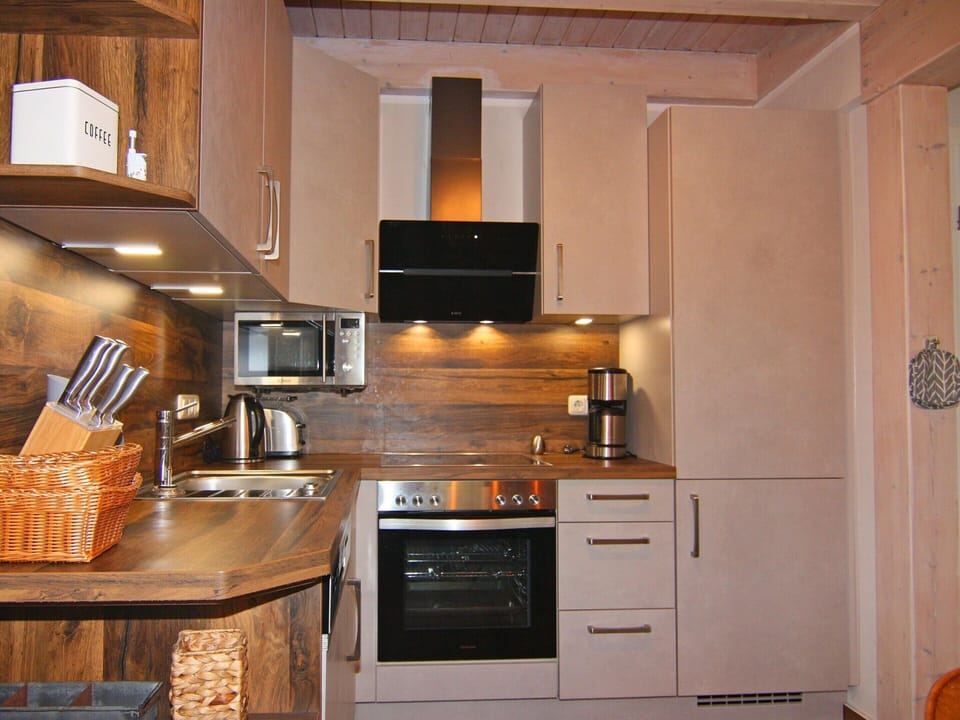 House | Private kitchen | Electric kettle, toaster, highchair