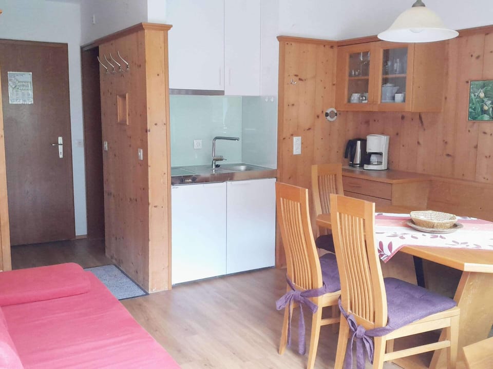 Apartment | Dining