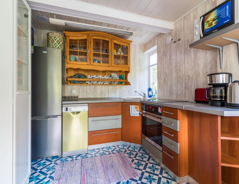 House | Private kitchen | Electric kettle, toaster, highchair