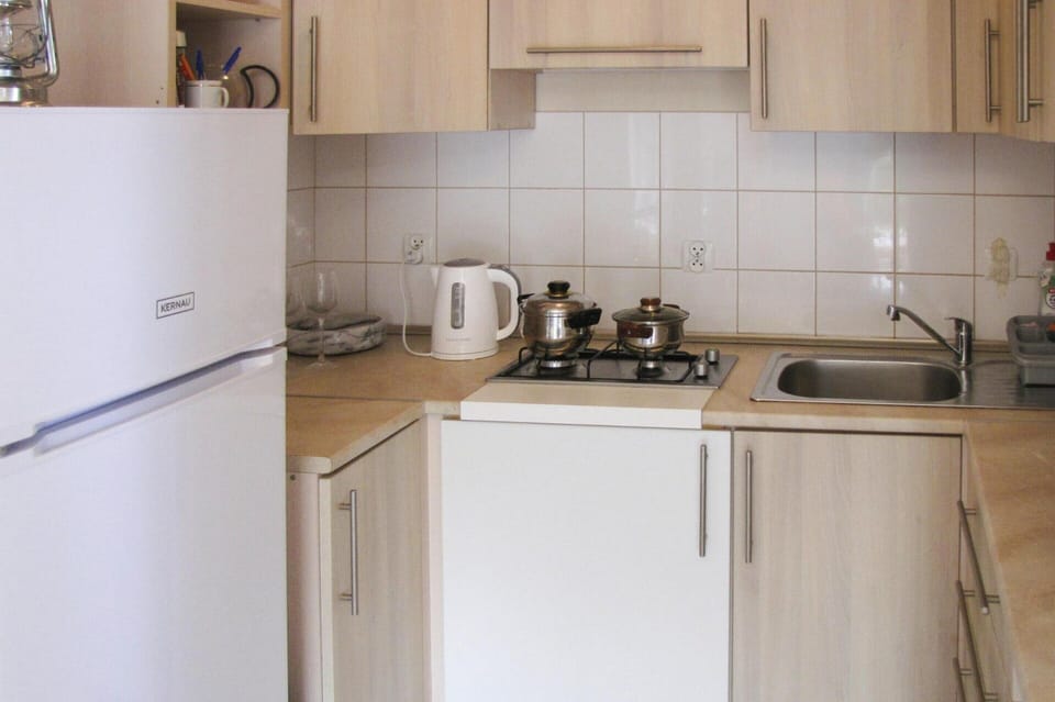 House | Private kitchen | Stovetop, highchair