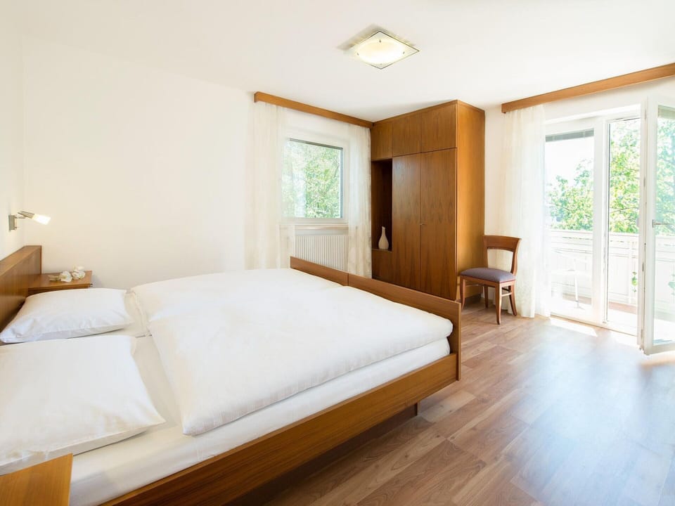 Apartment | 3 bedrooms, individually furnished, bed sheets