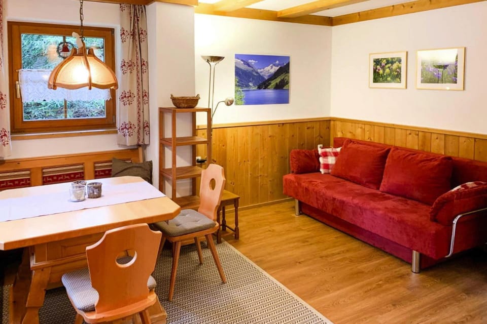 Apartment | Dining