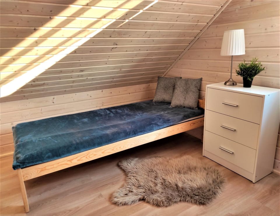 House | 2 bedrooms, individually furnished, bed sheets