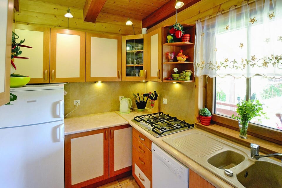 House | Private kitchen | Electric kettle, toaster, highchair