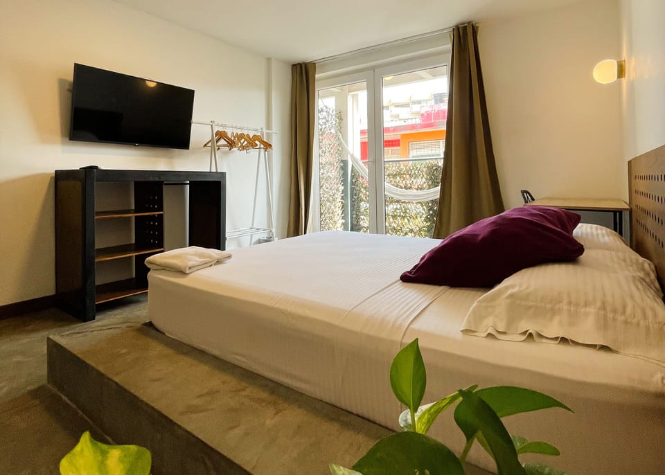 Double Room, Balcony | Premium bedding, laptop workspace, WiFi (free), bed sheets