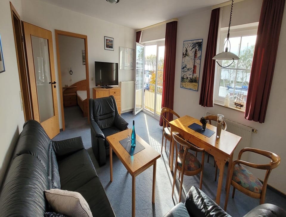 Apartment | Dining