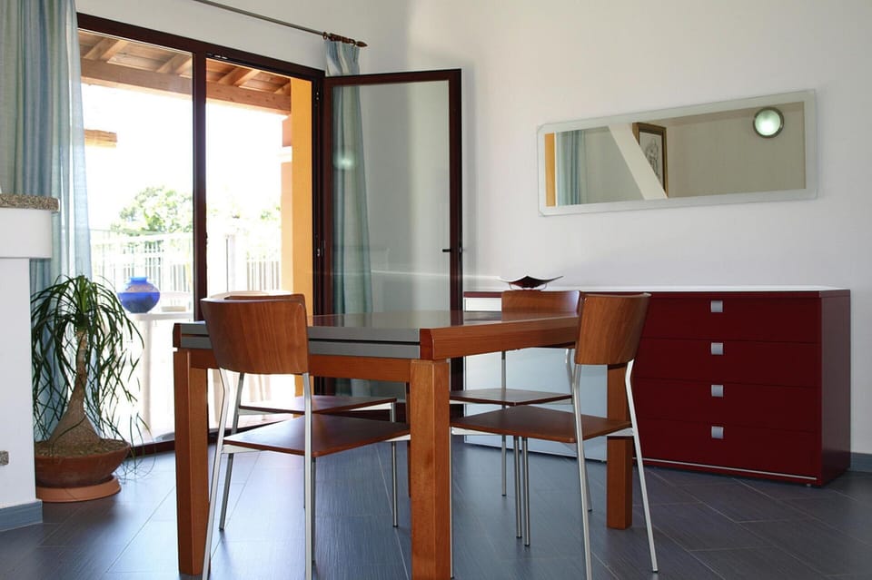 Apartment | Dining