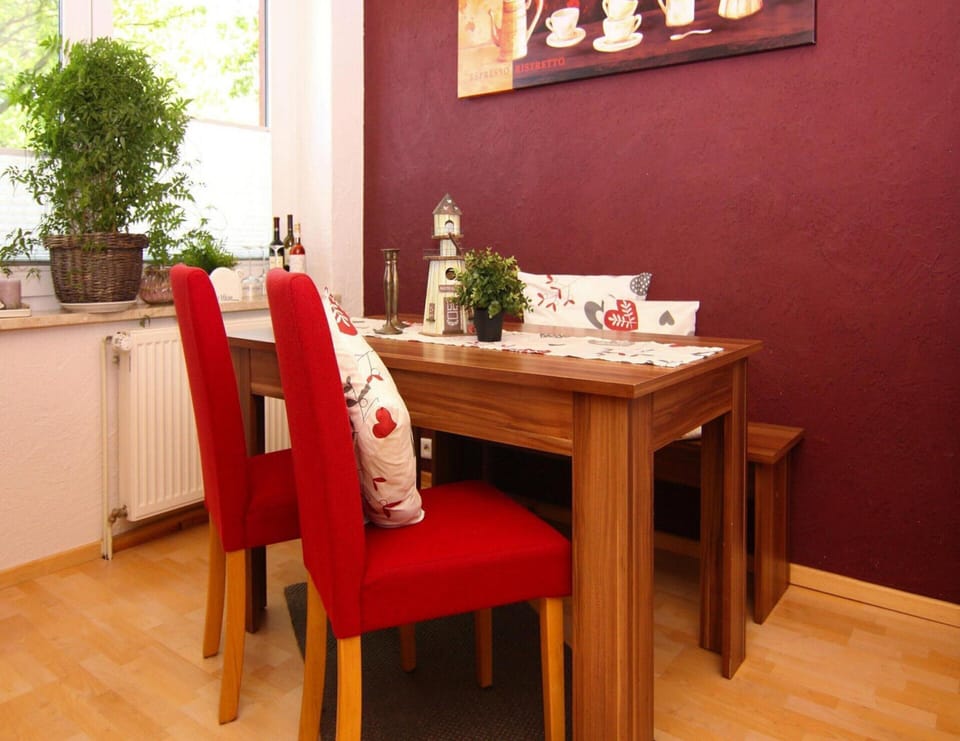 Apartment | Dining