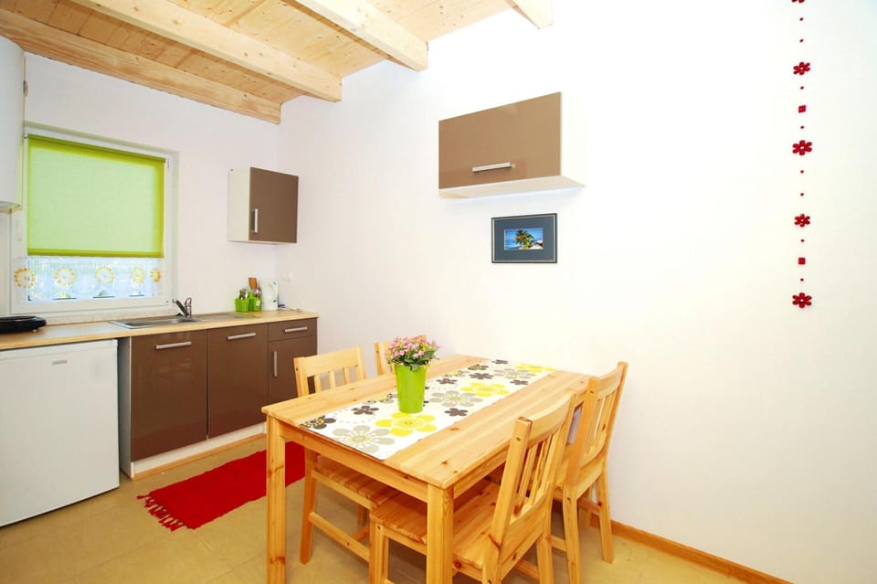 House | Private kitchen | Electric kettle, highchair