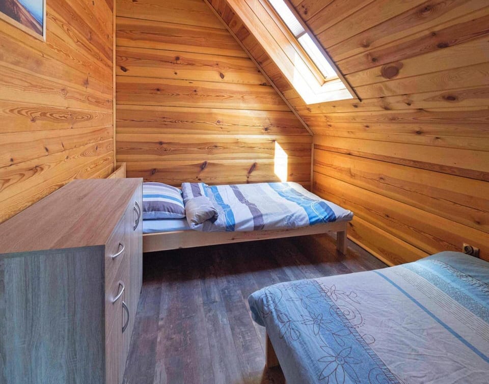 House | 3 bedrooms, individually furnished, bed sheets
