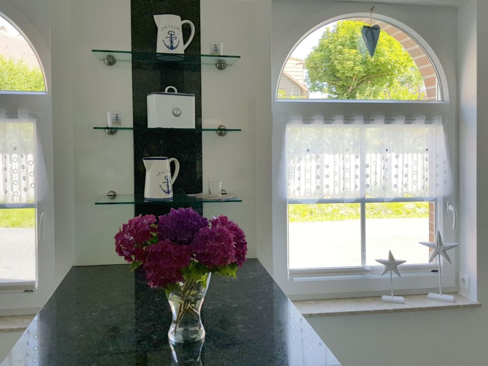 House | Private kitchen | Electric kettle, toaster, highchair
