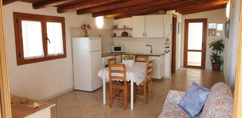 Apartment | Private kitchen | Oven, highchair