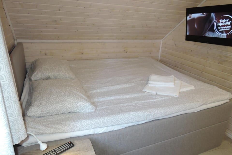 House | 2 bedrooms, individually furnished, bed sheets