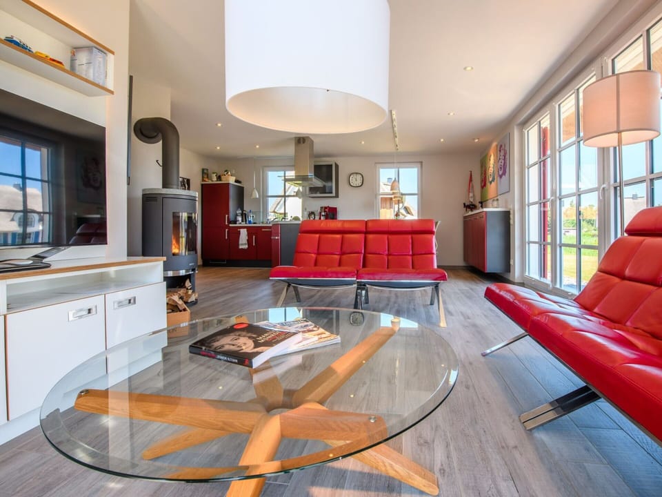 House | Private kitchen | Electric kettle, toaster, highchair
