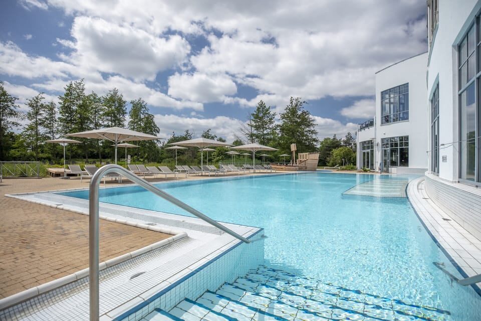 Apartment | Pool | Indoor pool, outdoor pool