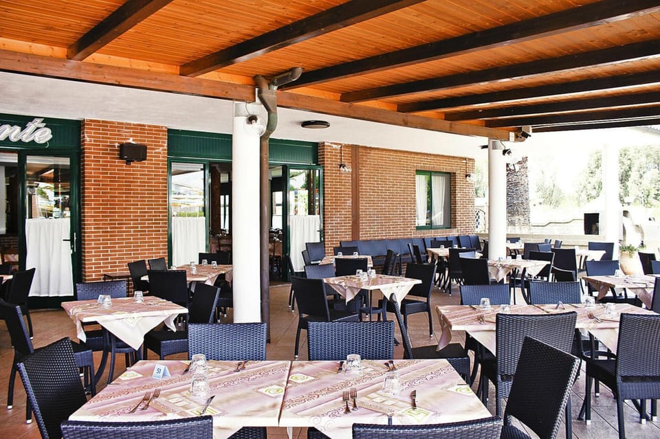 Apartment | Dining