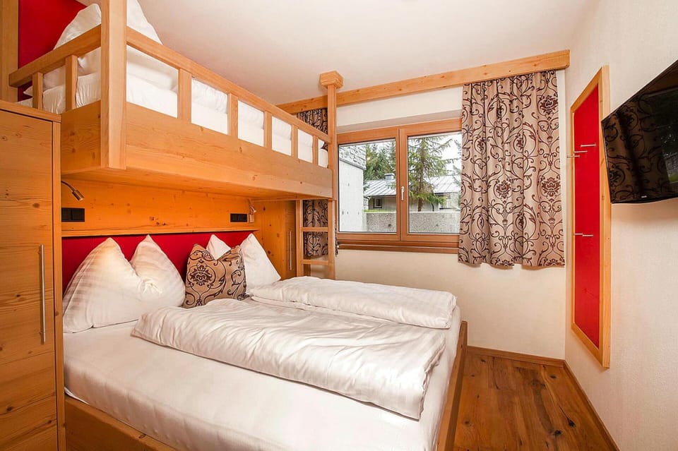 Chalet | 5 bedrooms, individually furnished, bed sheets