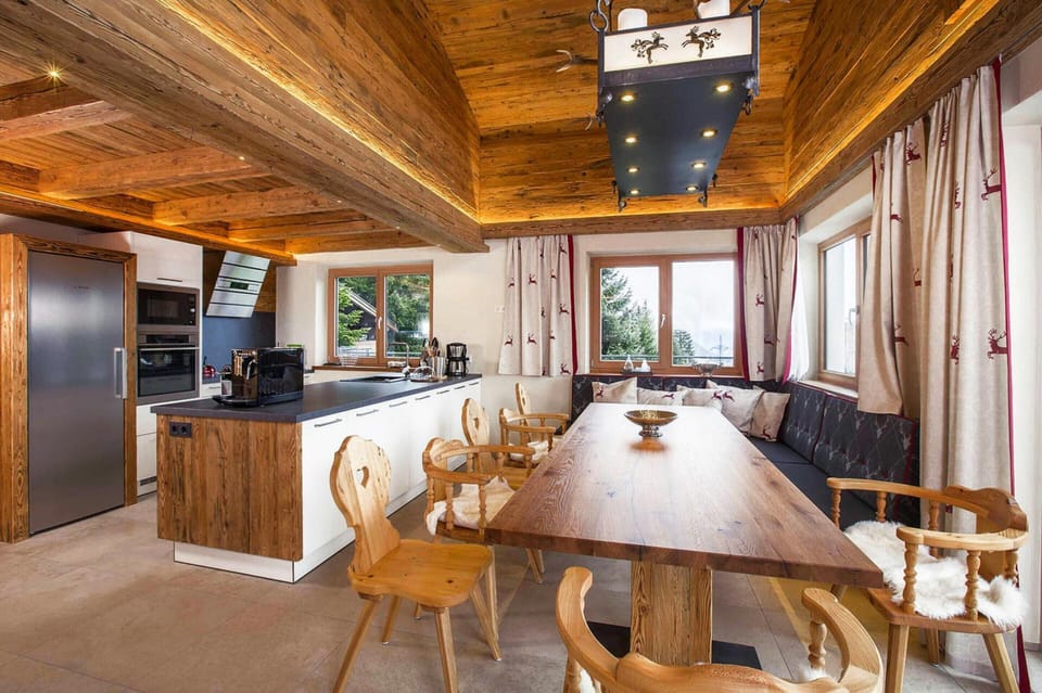 Chalet | Dining