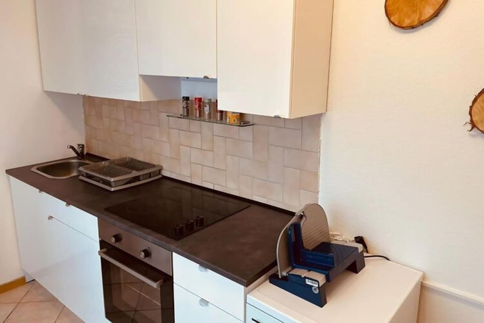 House | Private kitchen | Electric kettle, highchair
