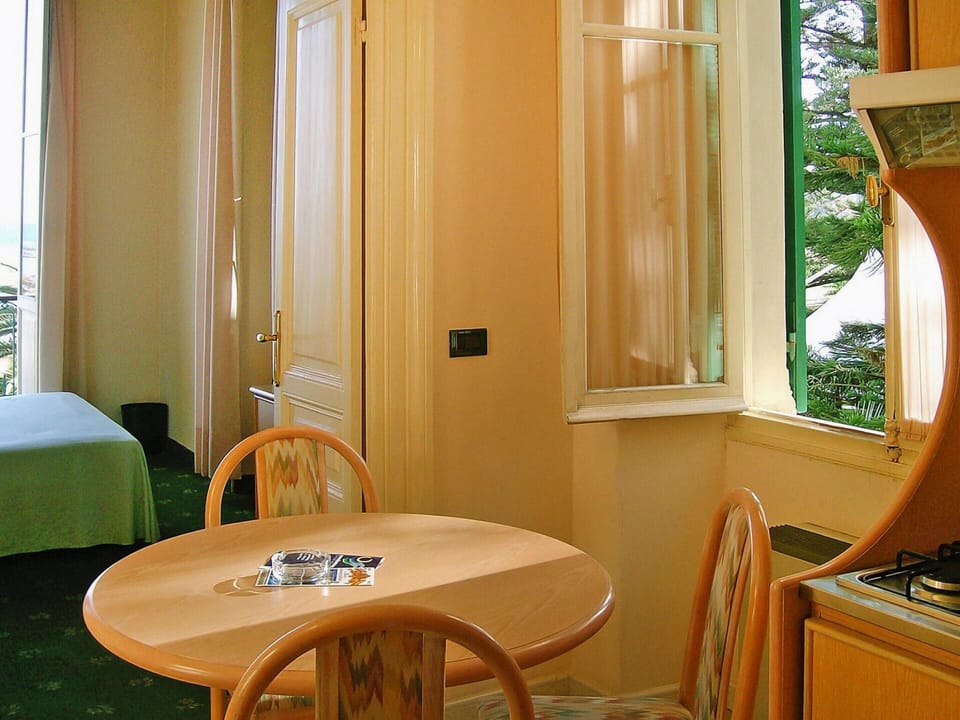 Villa | Dining