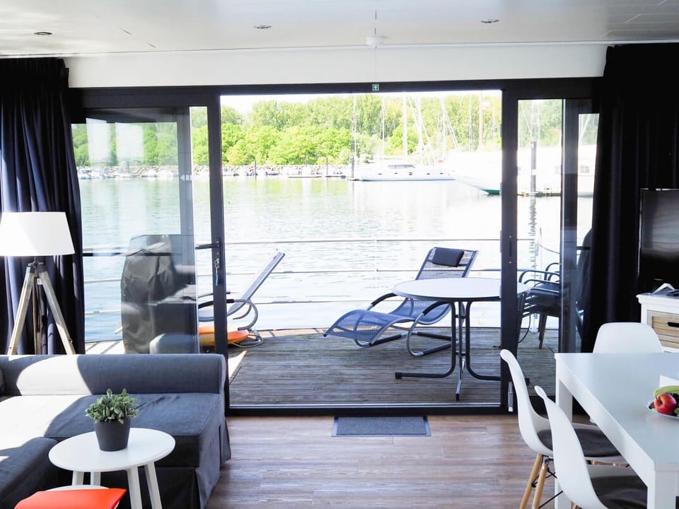 Mobile Home | Living room
