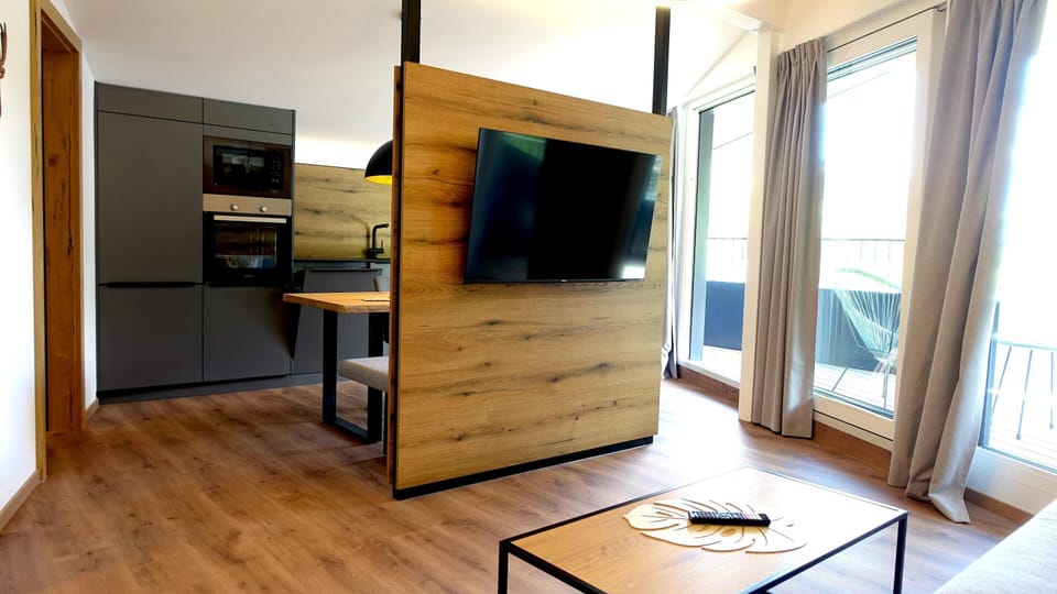 Apartment | Private kitchen | Electric kettle, toaster