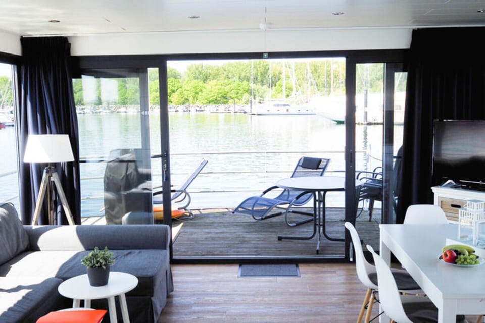 Mobile Home | Dining