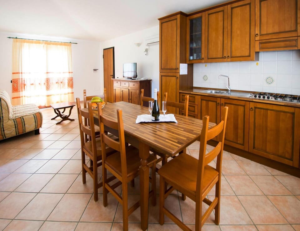 Apartment | Dining