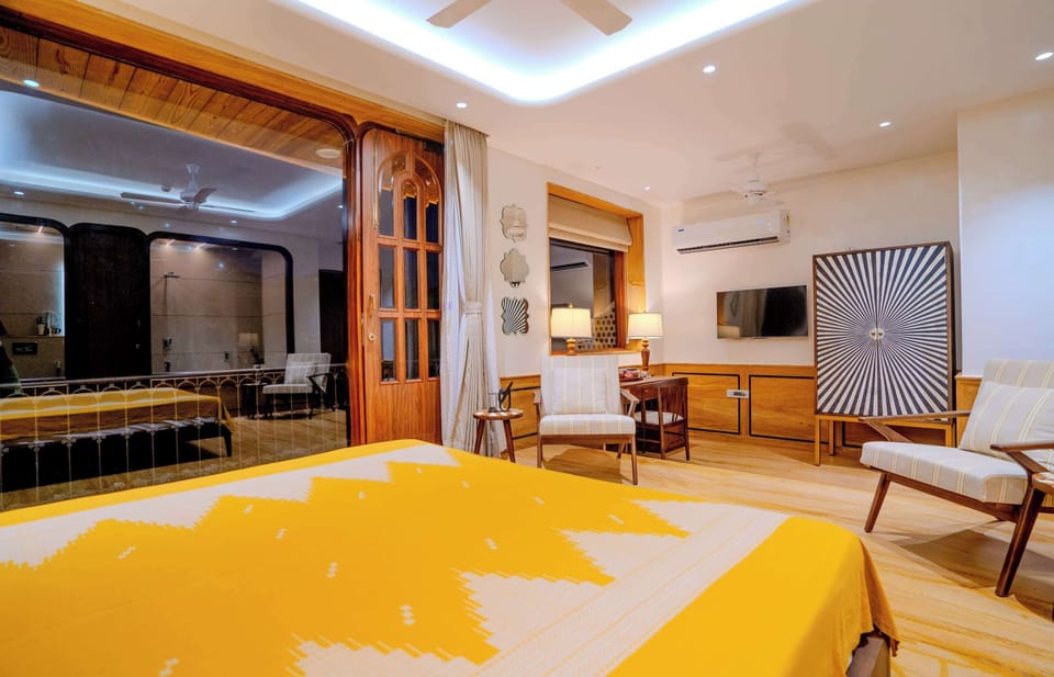 Jaisalmer Room | Down comforters, pillowtop beds, minibar, in-room safe