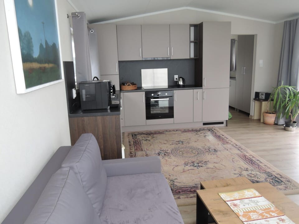 House | Private kitchen | Electric kettle, toaster