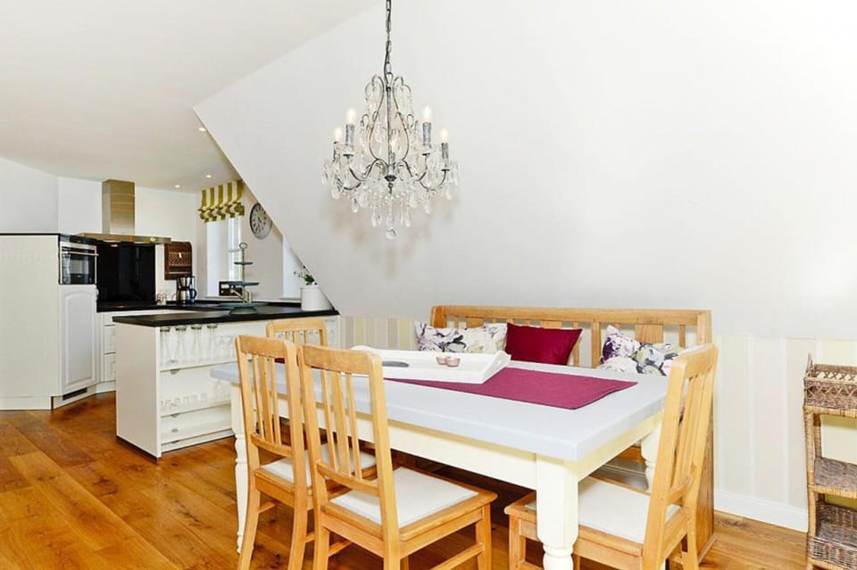 Apartment | Dining