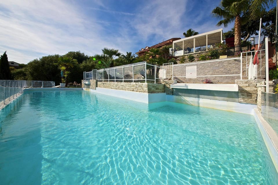 Apartment | Pool | Outdoor pool