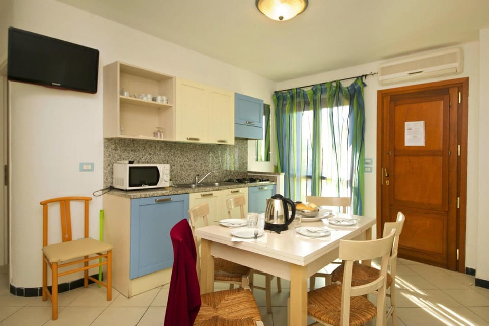 Apartment | Private kitchen | Highchair
