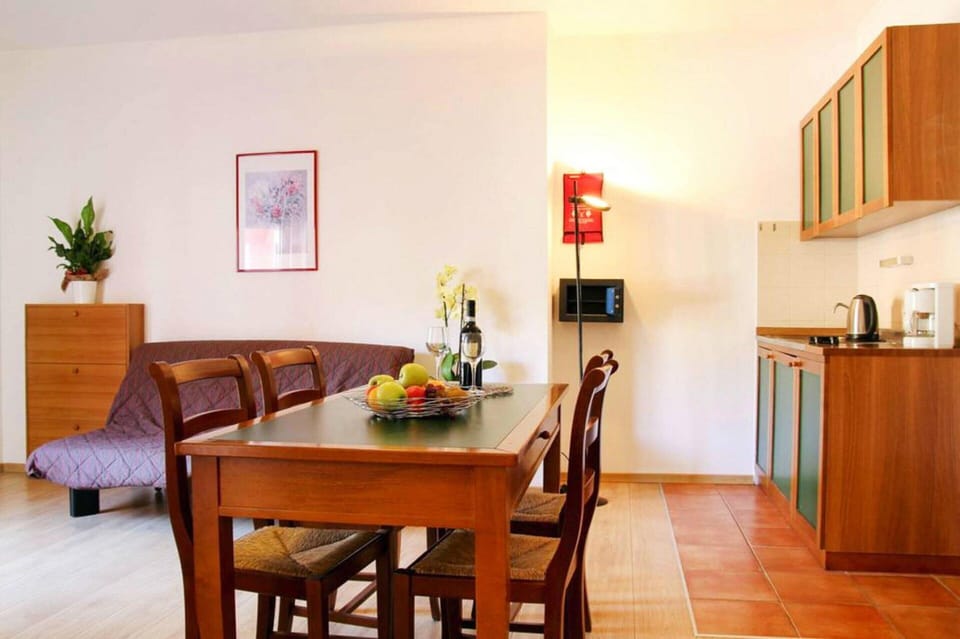 Apartment | Dining