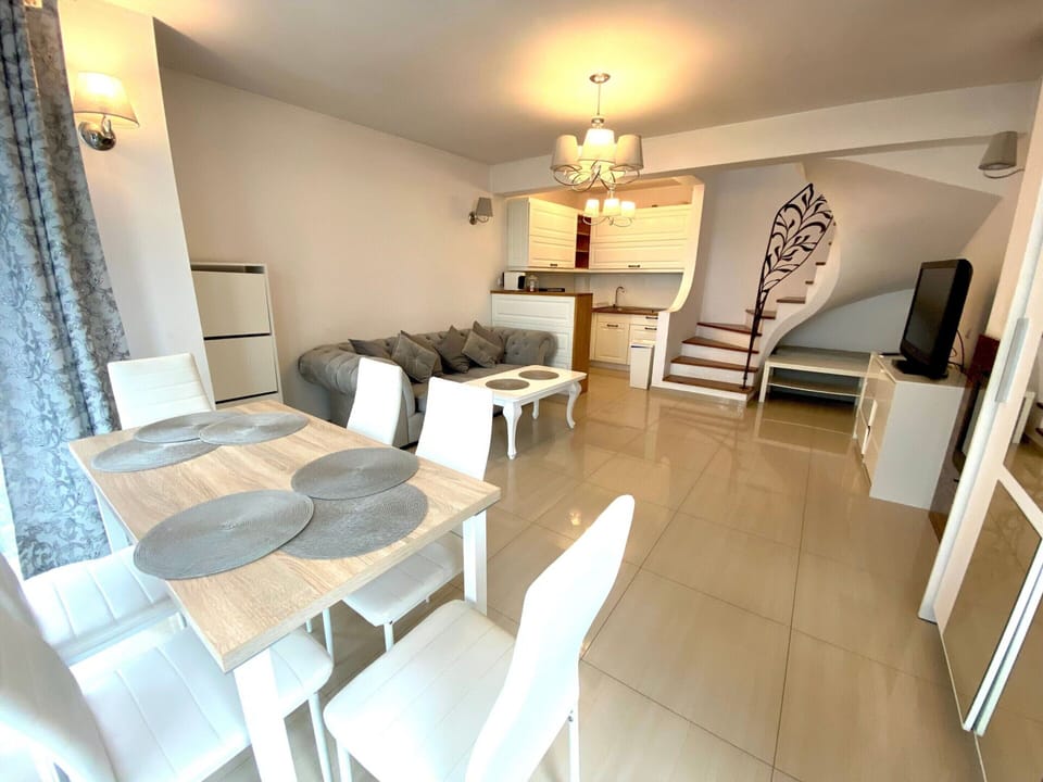 House | Dining