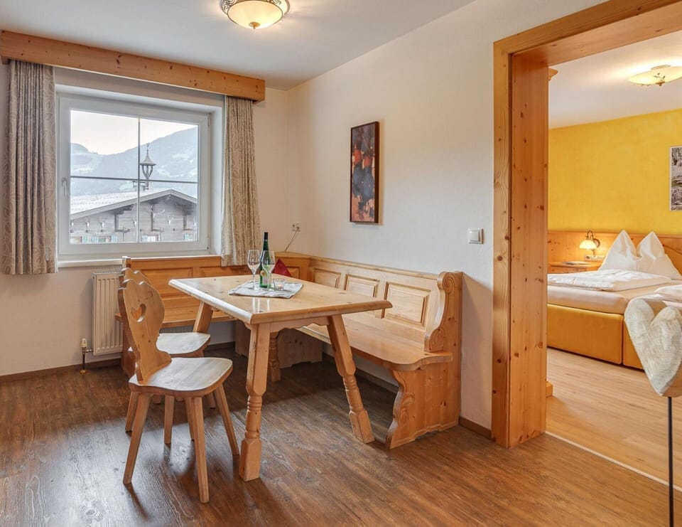 Apartment | Dining