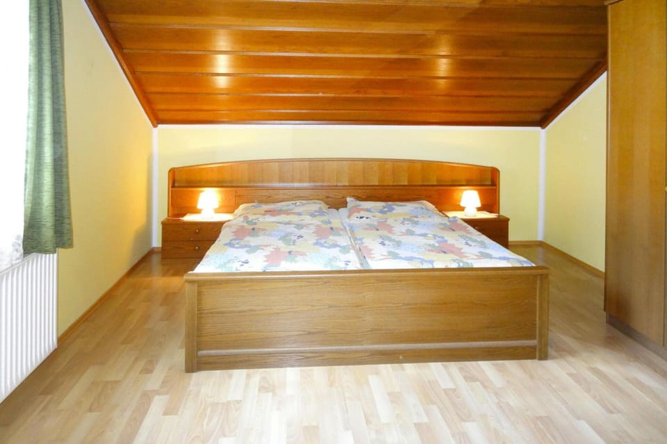 Apartment | 2 bedrooms, individually furnished, bed sheets
