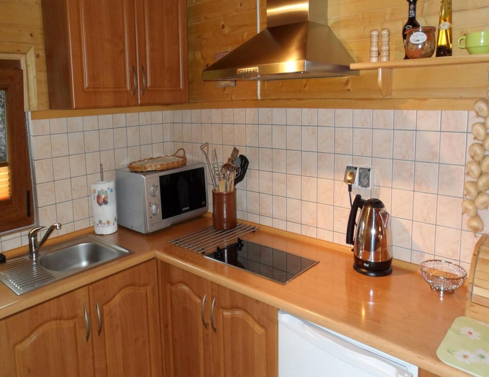 House | Private kitchen | Electric kettle, toaster, highchair