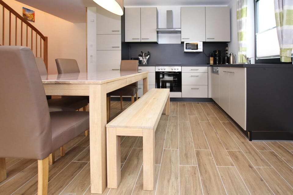 Chalet | Private kitchen | Electric kettle, toaster, highchair