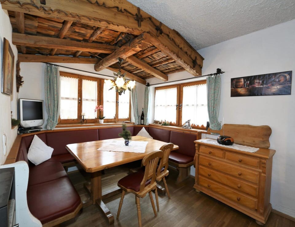 House | Dining