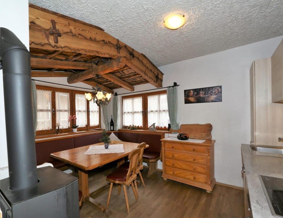 House | Dining