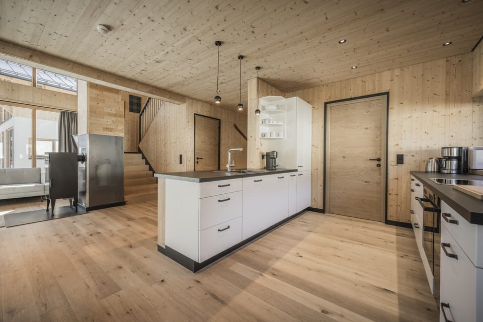 House | Private kitchen | Electric kettle, toaster, highchair